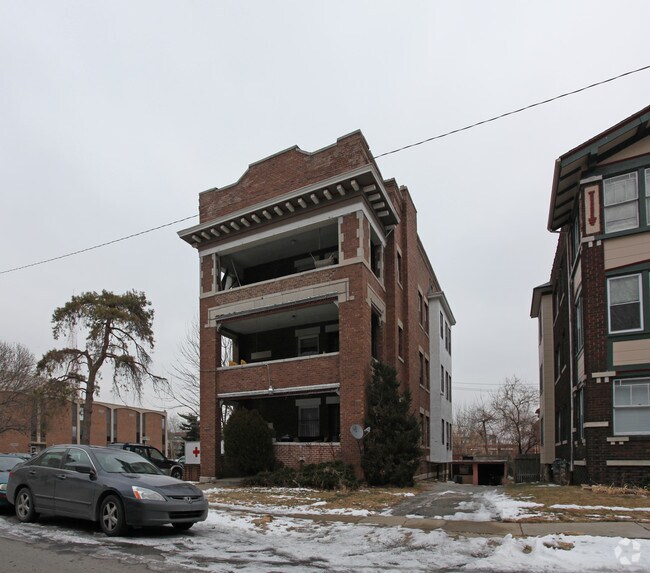 Building Photo - 3525 Central St