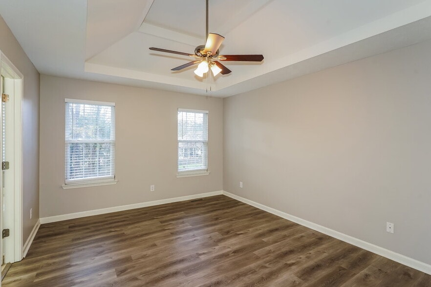 Building Photo - 511 Parrish Way