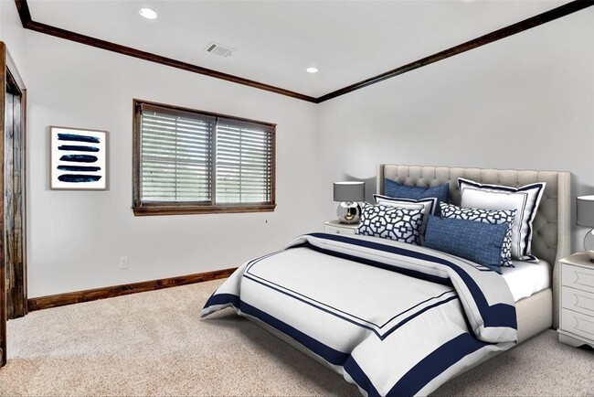 Building Photo - 5403 E river Dr