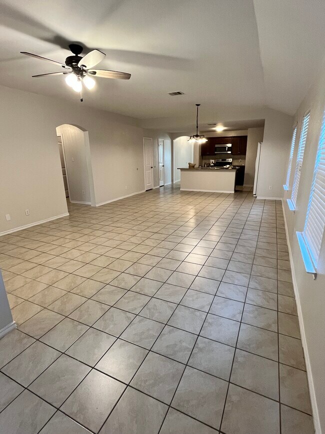 Building Photo - 1309 Basswood Ln