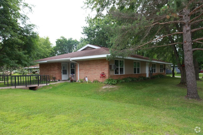 Building Photo - Norseman Manor