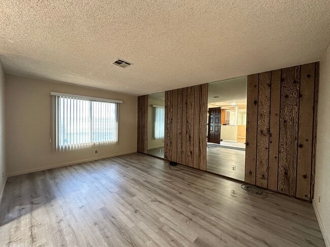 Building Photo - Three Bedroom - Country Living