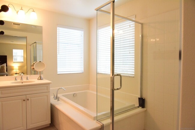Building Photo - 507 Moonlight Dr