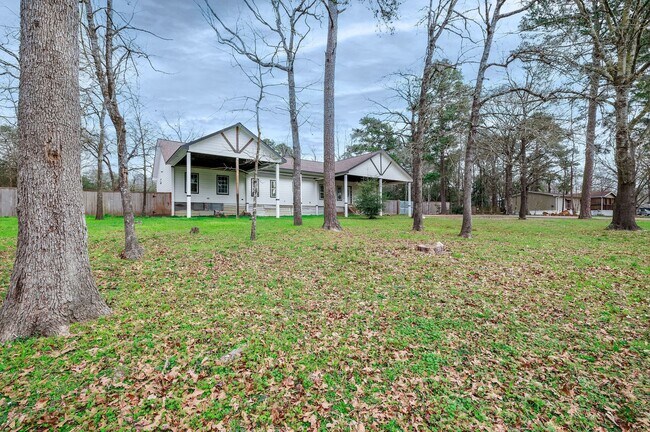 Building Photo - 4517 Emerson Ct