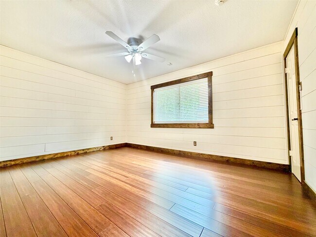 Building Photo - 18315 Forest Town Dr