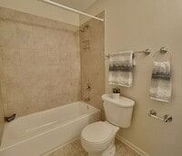 Building Photo - 1015 Newport Hbr