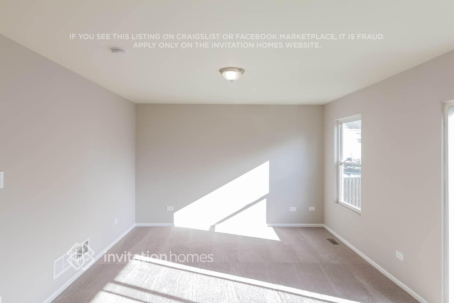 Building Photo - 1313 Lasser Dr