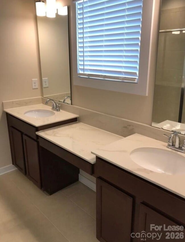 Building Photo - 1923 Winpole Ln