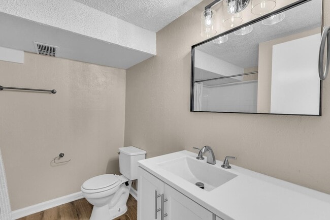 Building Photo - 9200 E 54th St