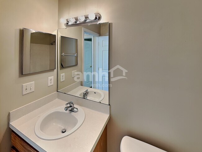 Building Photo - 6486 Hannah Stables Dr