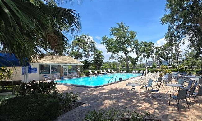 Building Photo - 3601 Garden Lakes Clenet