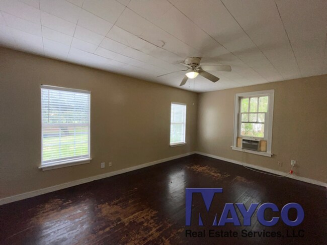 Building Photo - Great 2 bedroom in Highland!