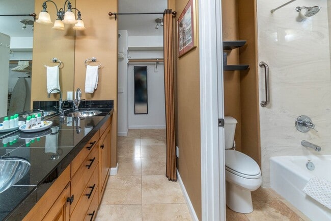 Building Photo - River's Edge Golf Course, Upscale Unit on ...