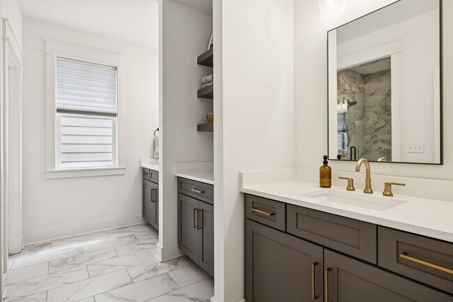 Building Photo - Great East Nashville house-close to 5 Poin...