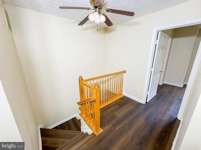 Building Photo - 7218 Mahogany Dr