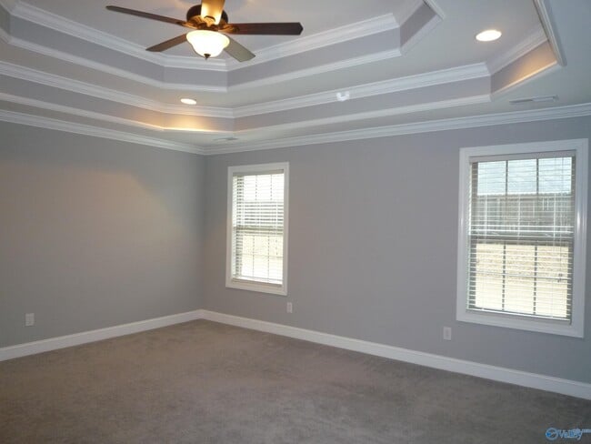 Building Photo - 13205 Hill Crest Dr