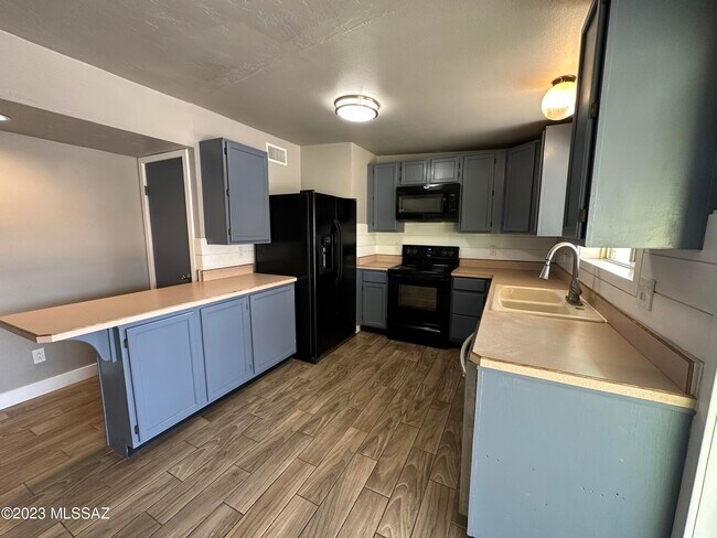 Building Photo - 7032 N Northlight Dr