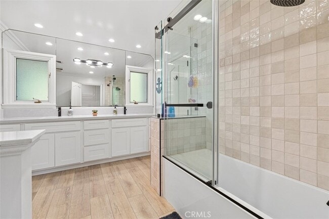 Building Photo - 600 Cliff Dr