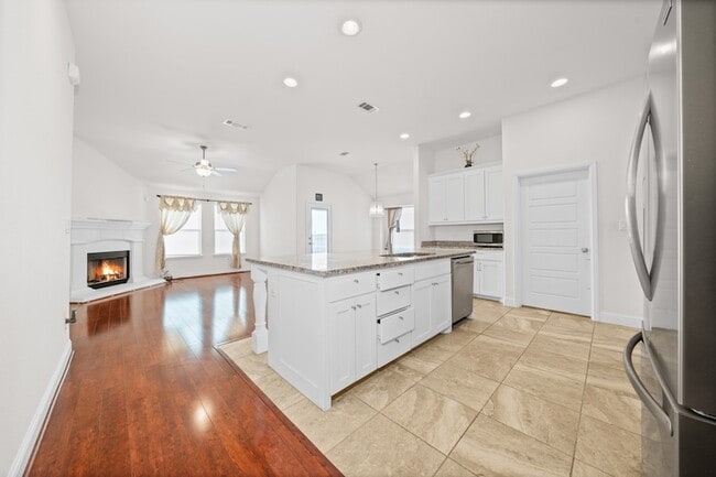 Building Photo - 422 Stoneridge Dr