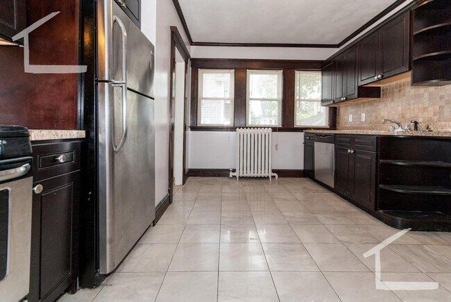 Building Photo - HOT BRIGHTON LISTING!!!!