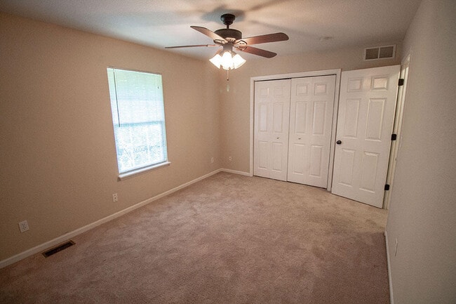 Building Photo - 1329 Valley Creek Ln