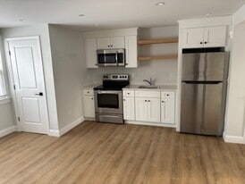 Building Photo - 171 Main St