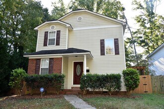 Building Photo - Cozy 4 bedroom home on Hickory Nut!