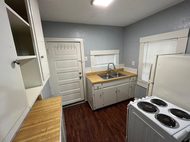 Building Photo - 111 Fargo St