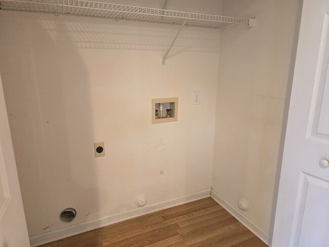 Building Photo - 7532 Riverside Ct