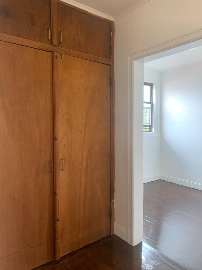 Building Photo - 1423 Noble Ave