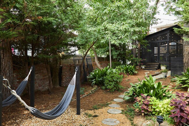 Building Photo - 3308 Cliff Rd