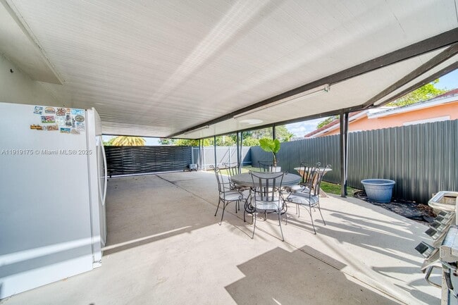 Building Photo - 10520 SW 46th Terrace