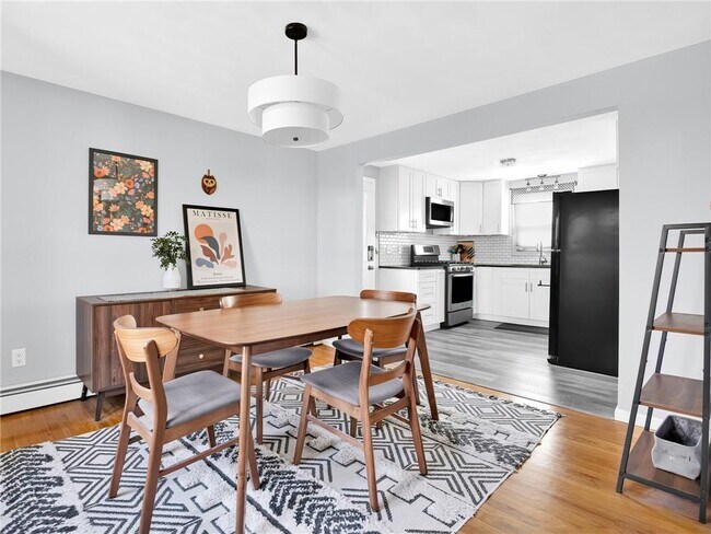 Building Photo - 32 Hamlin Ave