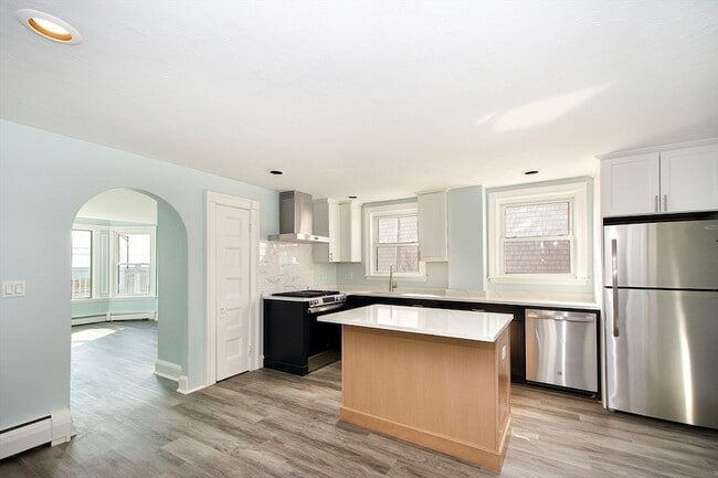 Building Photo - 7 Whitehead Ave