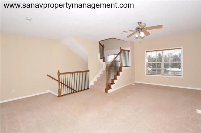 Building Photo - Stunning 2 Bed, 2.5 Bath Townhome with Lux...