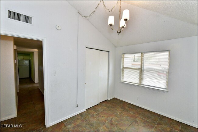 Building Photo - 853 Nita Fay Dr