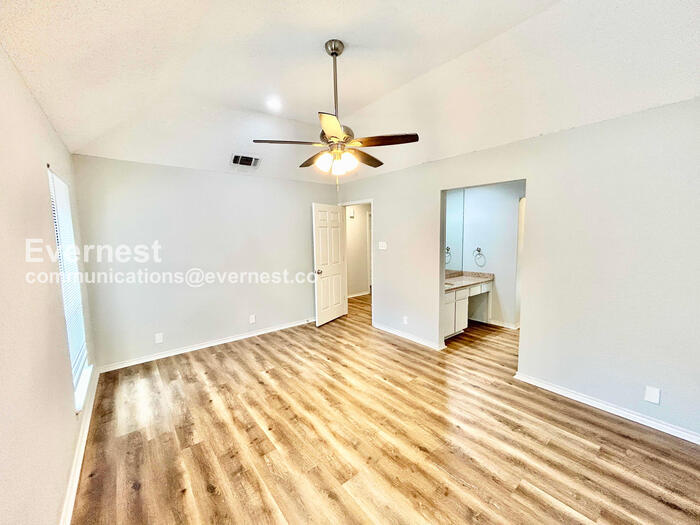 Building Photo - 7316 Glen Haven Dr