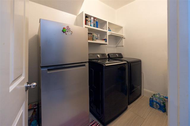 Building Photo - 9216 Sterling Gate Dr