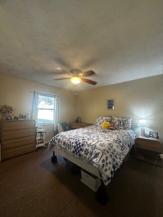 Building Photo - 136 Lorentz St