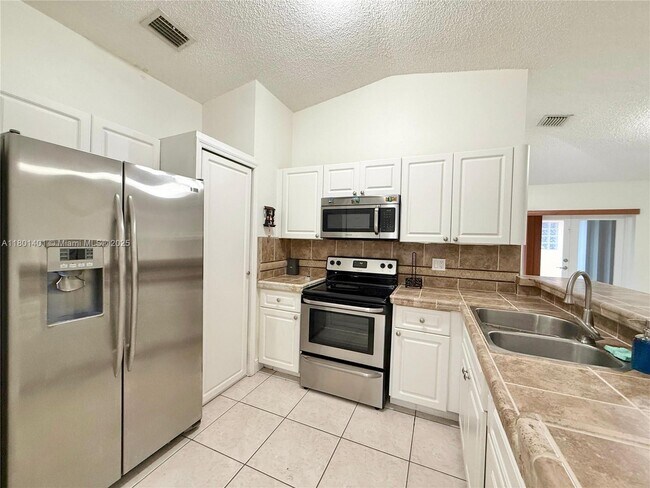 Building Photo - 13735 SW 157th St