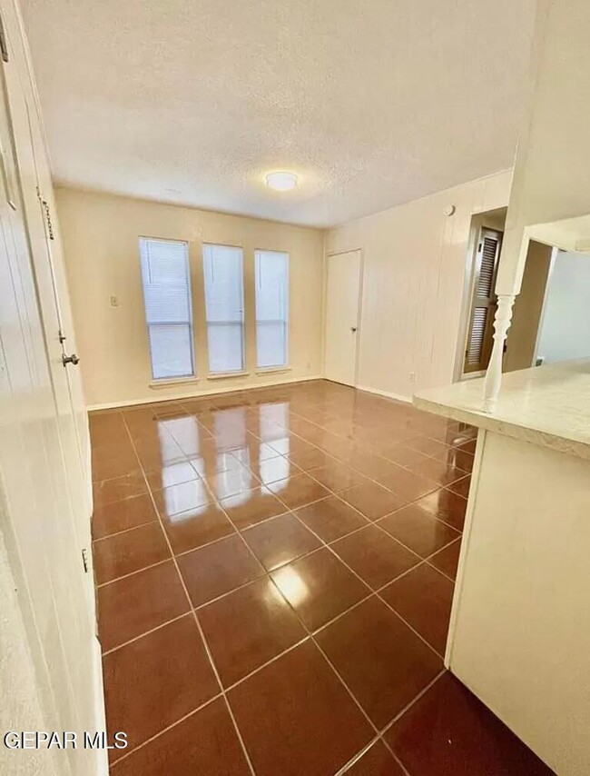 Building Photo - 10604 Springwood Dr