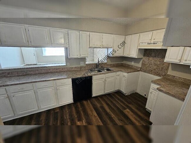 Building Photo - 23915 Spring Fork Dr
