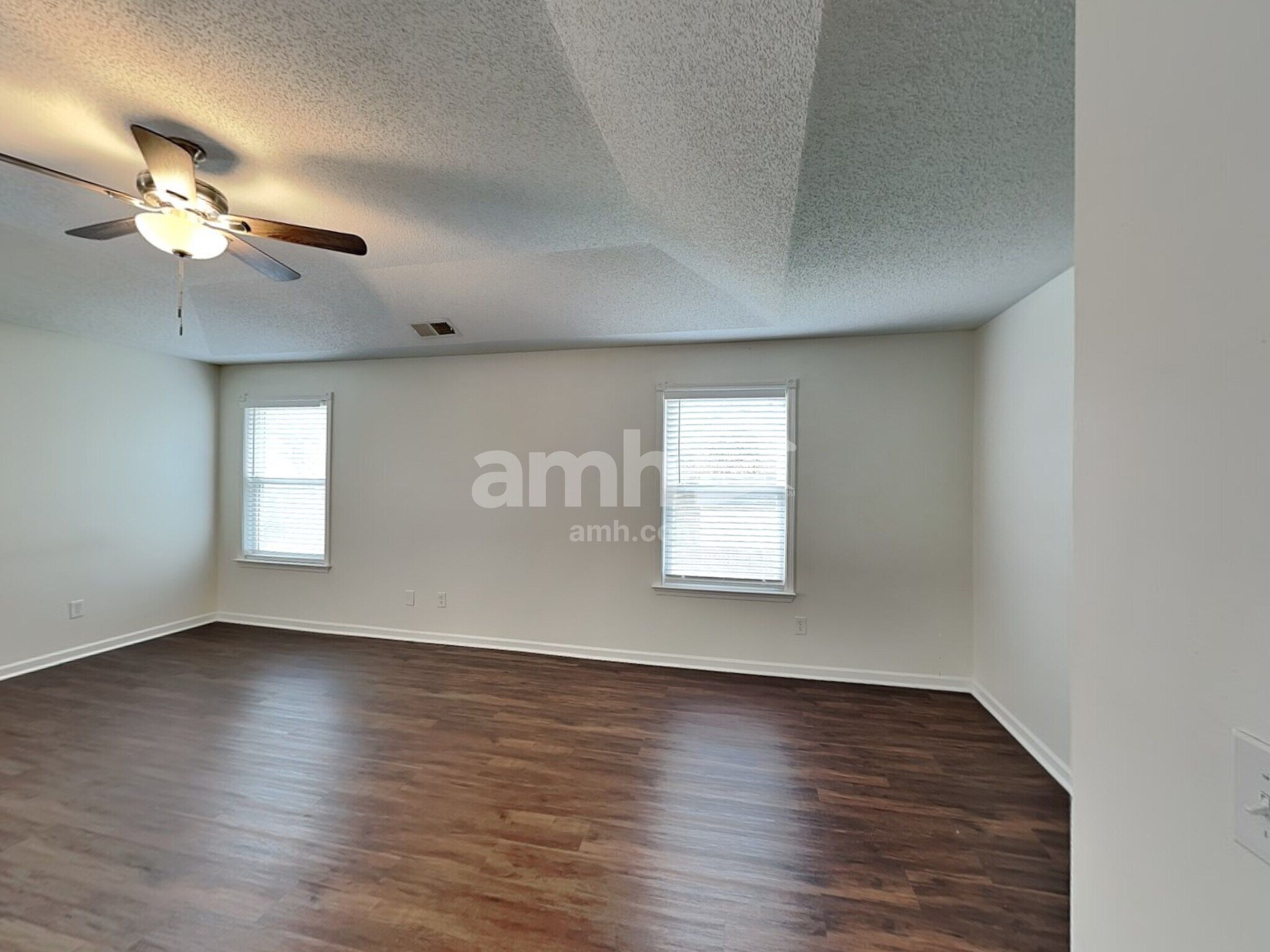 Building Photo - 2116 Maple Tree Ct