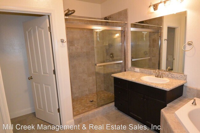 Building Photo - 4 br, 3 bath House - 2618 W. Sady