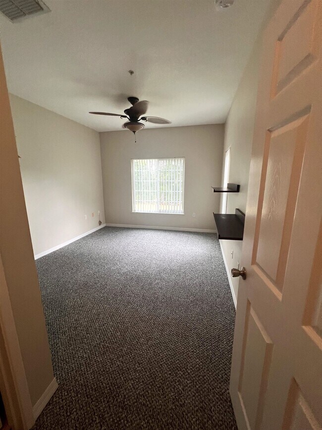 Building Photo - 520 Florida Club Blvd