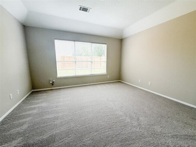 Building Photo - 10114 Willow Crossing Dr