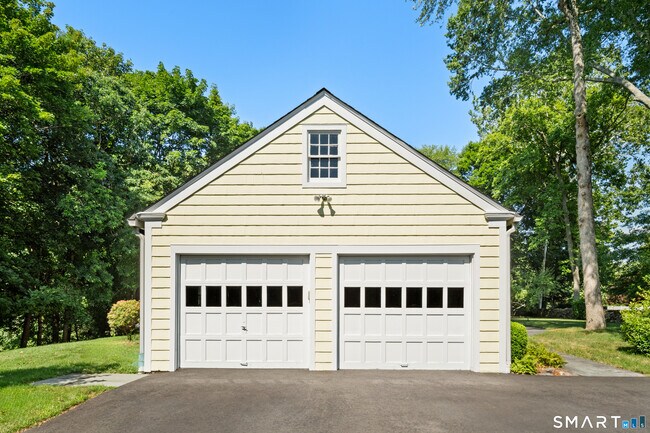 Building Photo - 72 Hillandale Rd