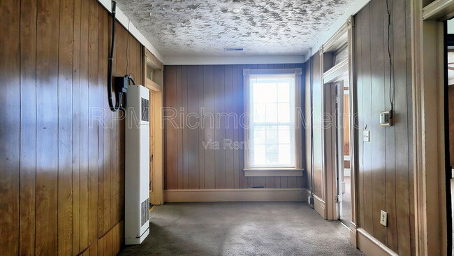 Building Photo - 707 2nd Ave