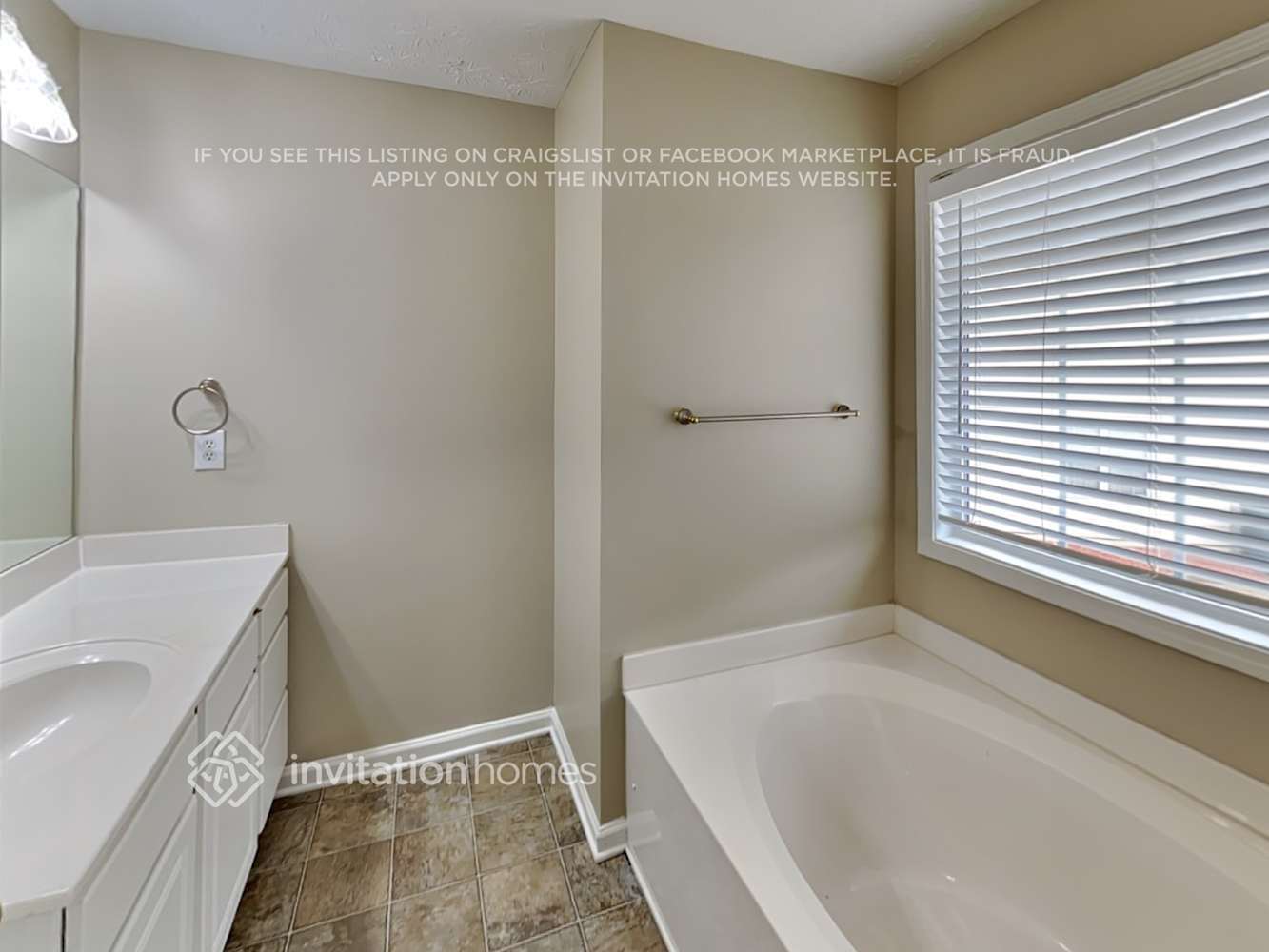 Building Photo - 2363 Oak Falls Ln