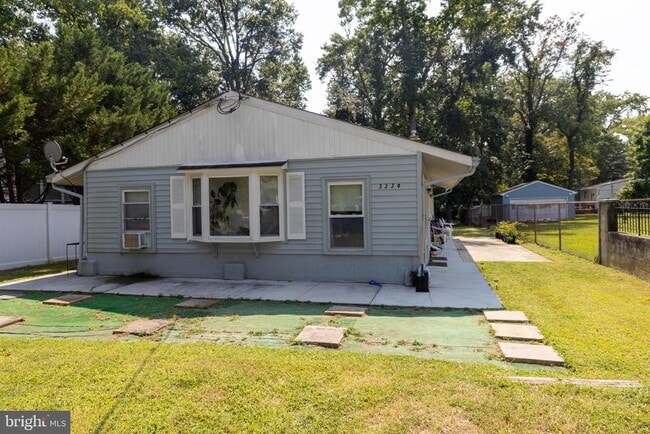 Building Photo - 1319 Forest Dr